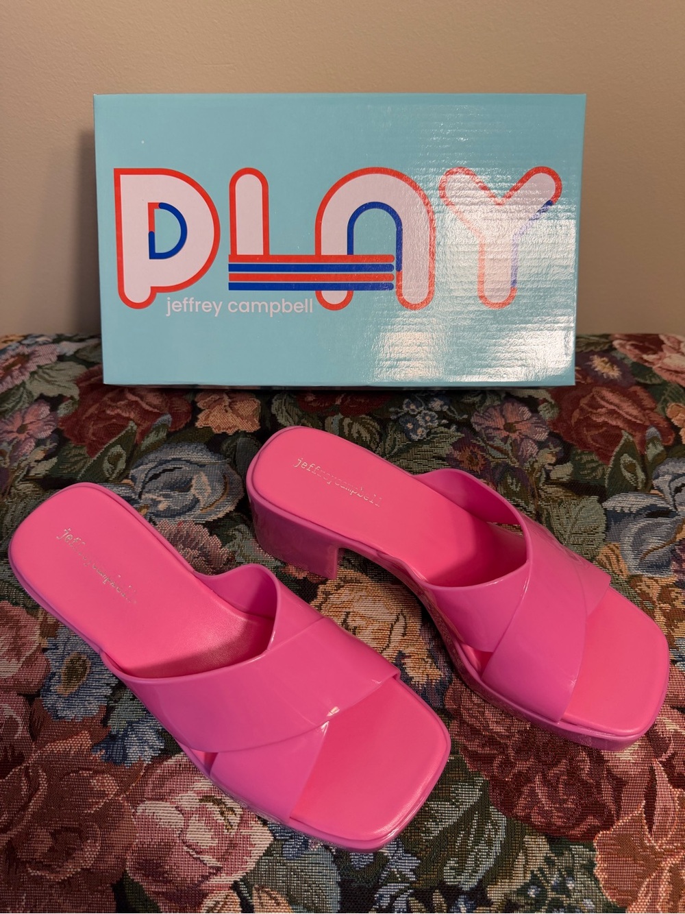 Jeffrey Campbell Bubblegum Patent Slide Mules - Picture 1 of 9